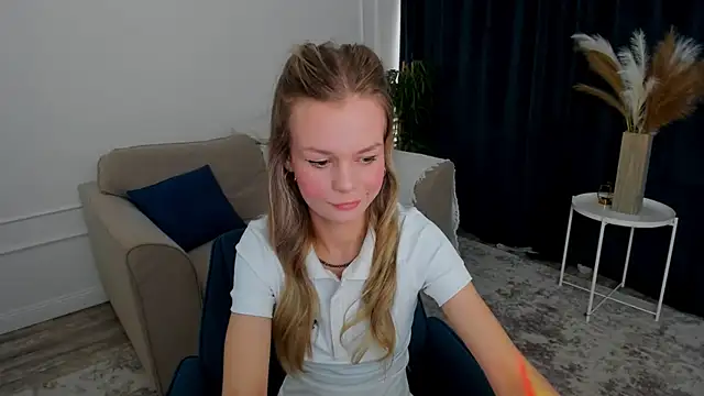Snapshot of MidnighteAura chatting on 26, 6, 2026 MidnighteAura online show from 26, 6, 2026