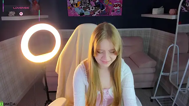 Snapshot of Victori_Fox chatting on 17, 4, 2026 Victori Fox online show from 17, 4, 2026