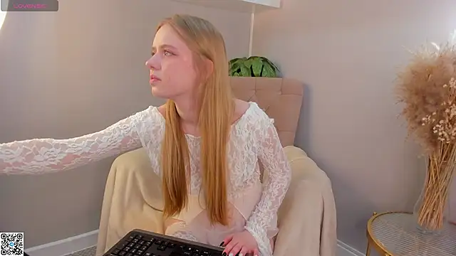 Snapshot of Victori_Fox chatting on 30, 4, 2026 Victori Fox online show from 30, 4, 2026