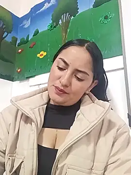 MisNicol online show from 5, 2, 2026