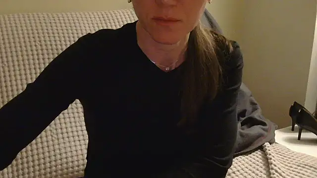 Snapshot of AuroraAG chatting on 13, 4, 2026 AuroraAG online show from 13, 4, 2026