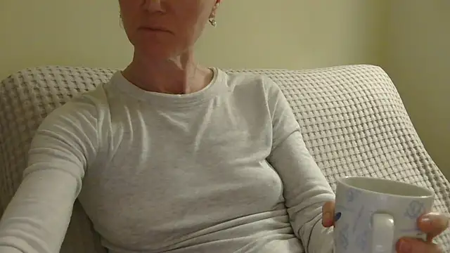 Snapshot of AuroraAG chatting on 14, 4, 2026 AuroraAG online show from 14, 4, 2026