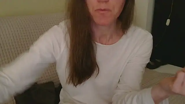 Snapshot of AuroraAG chatting on 15, 4, 2026 AuroraAG online show from 15, 4, 2026