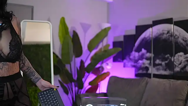 Ivy Trix online show from 4, 4, 2026