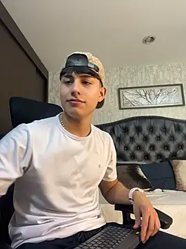 Lander Cruz online show from 7, 4, 2026