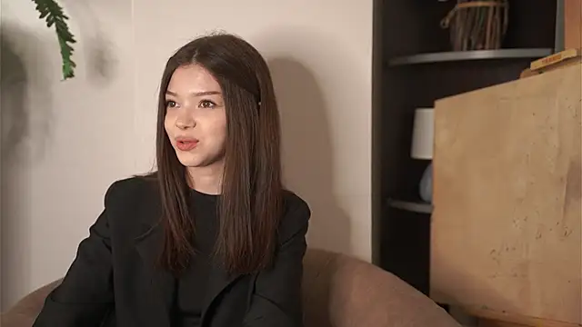 SadyeAnnarino online show from 2, 12, 2025