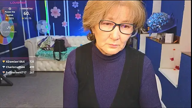 Snapshot of Mia_Monno chatting on 2, 12, 2025 Mia Monno online show from 2, 12, 2025