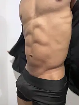 Snapshot of BrunoHot_ chatting on 4, 12, 2025 BrunoHot online show from 4, 12, 2025