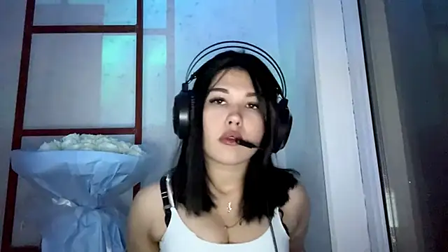 Snapshot of Lolamein chatting on 2, 12, 2025 Lolamein online show from 2, 12, 2025