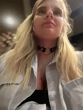 Snapshot of Betsy chatting on 9, 2, 2025 Betsy online show from 9, 2, 2025