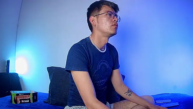 Snapshot of nicolatinboy chatting on 16, 2, 2026 nicolatinboy online show from 16, 2, 2026