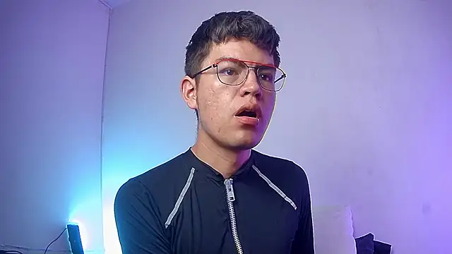 Snapshot of nicolatinboy chatting on 27, 2, 2026 nicolatinboy online show from 27, 2, 2026