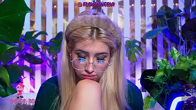 Snapshot of FlowweerGirl chatting on 3, 2, 2026 FlowweerGirl online show from 3, 2, 2026