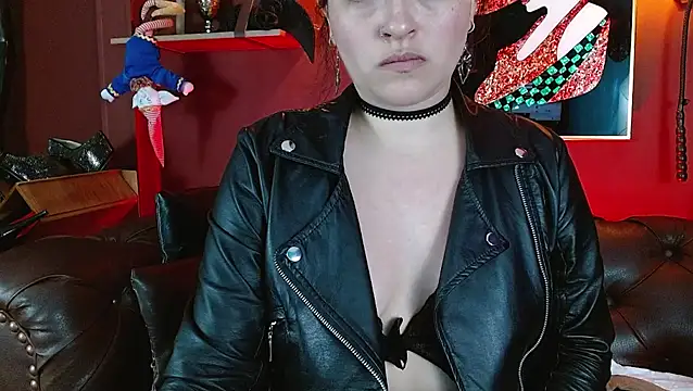 LunaTikka online show from 7, 3, 2026