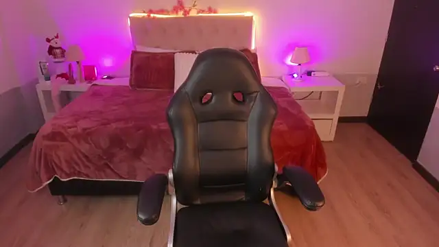 Snapshot of Celeste_Rous__ chatting on 5, 12, 2025 Celeste Rous online show from 5, 12, 2025