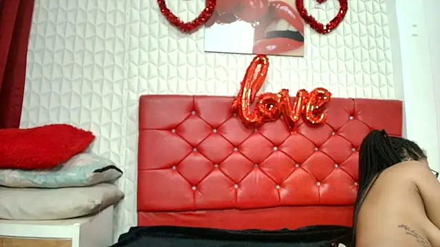 Elizabetth Roman online show from 6, 4, 2026