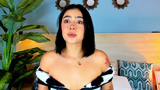 TaniaRedd  online show from 18, 4, 2026