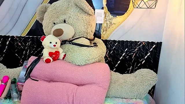 VioletaSweett1 online show from 23, 7, 2026