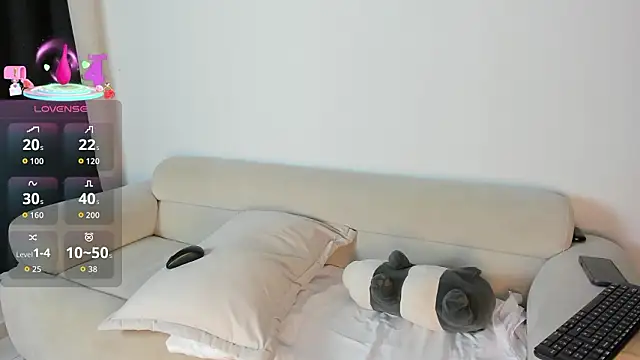 DakothaHyland  online show from 6, 2, 2026