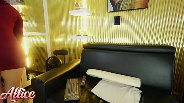 Snapshot of Allice_mommy chatting on 16, 1, 2026 Allice mommy online show from 16, 1, 2026