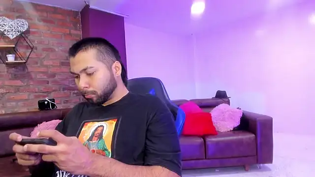 Snapshot of HotThreesoome chatting on 10, 1, 2026 HotThreesoome online show from 10, 1, 2026