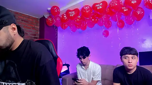 Snapshot of HotThreesoome chatting on 17, 2, 2026 HotThreesoome online show from 17, 2, 2026