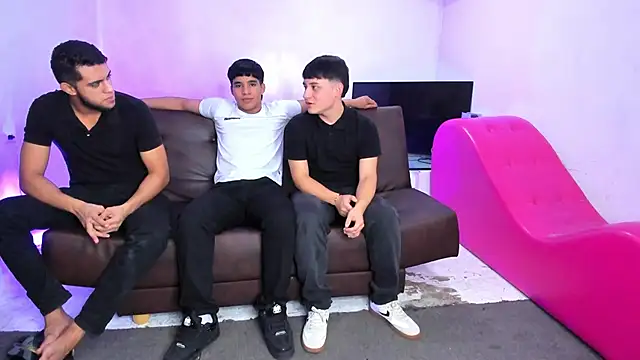 Snapshot of HotThreesoome chatting on 25, 2, 2026 HotThreesoome online show from 25, 2, 2026