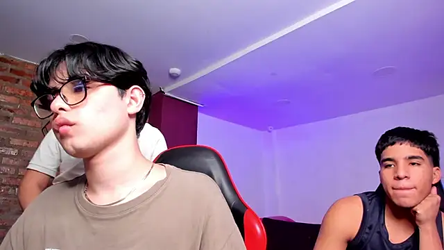 Snapshot of HotThreesoome chatting on 27, 2, 2026 HotThreesoome online show from 27, 2, 2026