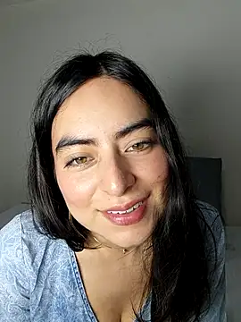 saasha Petit online show from 2, 3, 2026