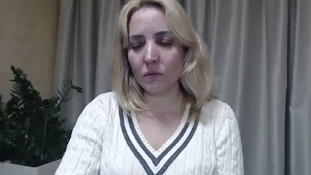 Snapshot of sweetpussy chatting on 22, 10, 2025 sweetpussy online show from 22, 10, 2025