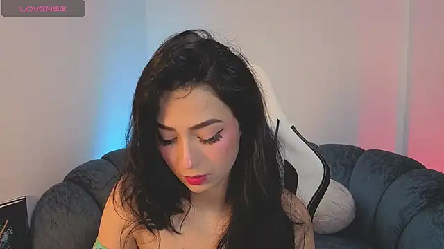 Snapshot of Madison_Cortes chatting on 4, 12, 2025 Madison Cortes online show from 4, 12, 2025