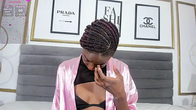 Snapshot of Ririblonde1 chatting on 21, 12, 2025 Ririblonde1 online show from 21, 12, 2025