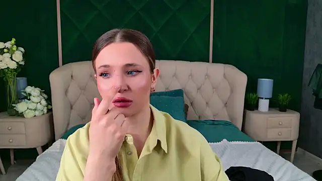 Lina Sinerz online show from 8, 4, 2026