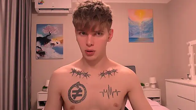 Snapshot of Fredd_Xanders chatting on 18, 12, 2025 Fredd Xanders online show from 18, 12, 2025