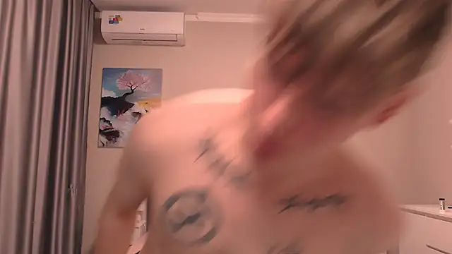 Snapshot of Fredd_Xanders chatting on 19, 12, 2025 Fredd Xanders online show from 19, 12, 2025