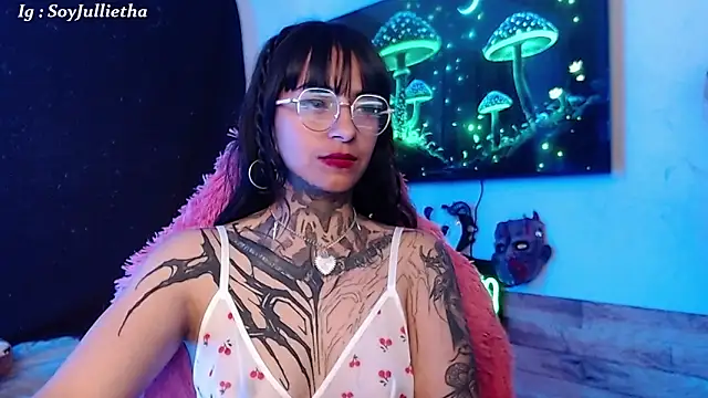 Snapshot of Julls420_ chatting on 1, 2, 2026 Julls420 online show from 1, 2, 2026