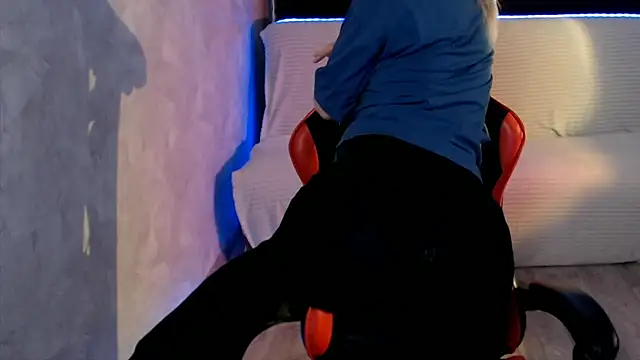 MiaBun1 online show from 15, 4, 2026