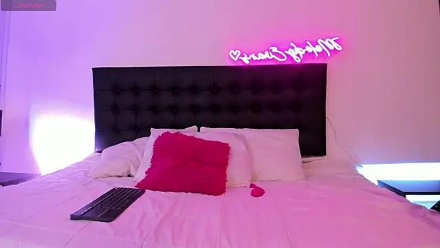 Melody evanss online show from 15, 12, 2025