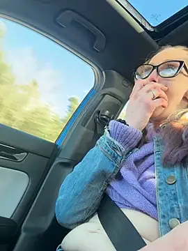 Snapshot of blondebombshell4343 chatting on 5, 12, 2025 blondebombshell4343 online show from 5, 12, 2025