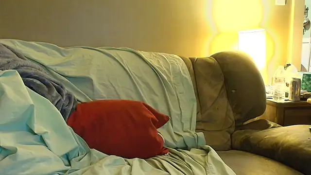 Snapshot of blondebombshell4343 chatting on 19, 12, 2025 blondebombshell4343 online show from 19, 12, 2025