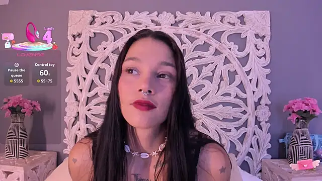 Snapshot of loraineblake chatting on 7, 1, 2026 loraineblake online show from 7, 1, 2026