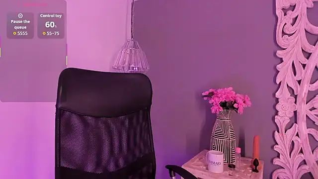 Snapshot of loraineblake chatting on 12, 1, 2026 loraineblake online show from 12, 1, 2026