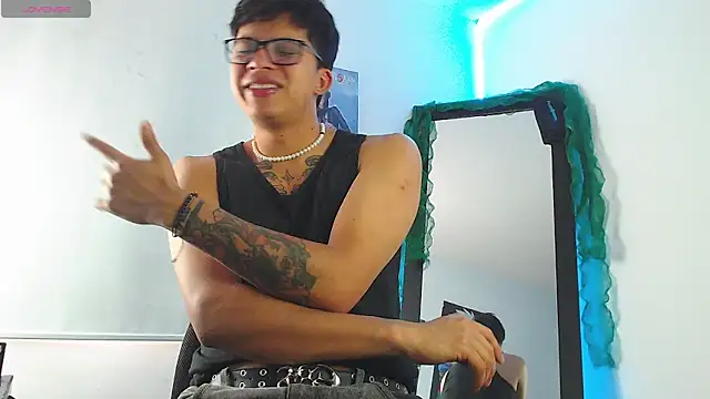 DerekMoon online show from 5, 1, 2026