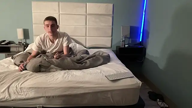 Snapshot of cosmiccloudpig chatting on 2, 2, 2026 cosmiccloudpig online show from 2, 2, 2026