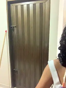 ladulcemary  online show from 9, 4, 2026