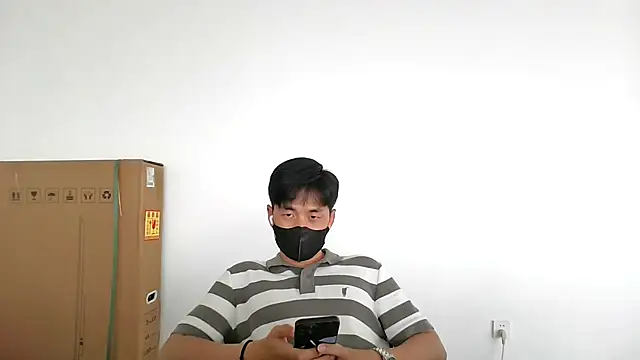 Snapshot of kimze7 chatting on 9, 7, 2026 kimze7 online show from 9, 7, 2026