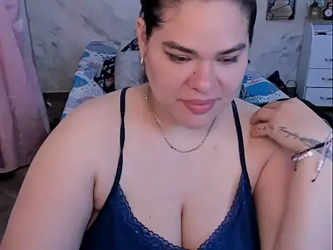 NinaFuentes2X online show from 8, 5, 2026