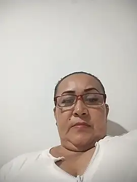 Nini Love  online show from 6, 4, 2026