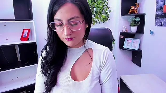 sophi hardd  online show from 21, 2, 2026