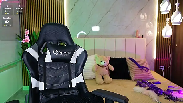 Lyra Black  online show from 7, 1, 2026